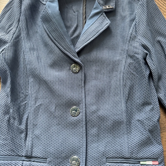 AA Kids Motion Lite Jacket - Picture 2 of 2